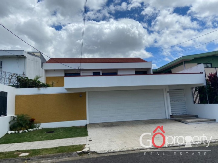 Venta de casa grande en Freses, Curridabat, San José